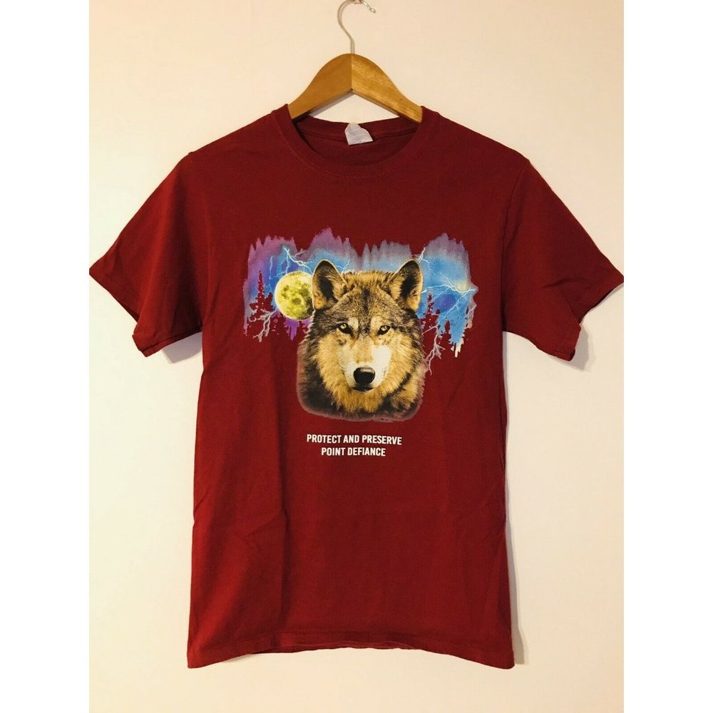 Point Defiance Zoo Tacoma Washington Men's Small Red Wolf Moon Lightning T Shirt